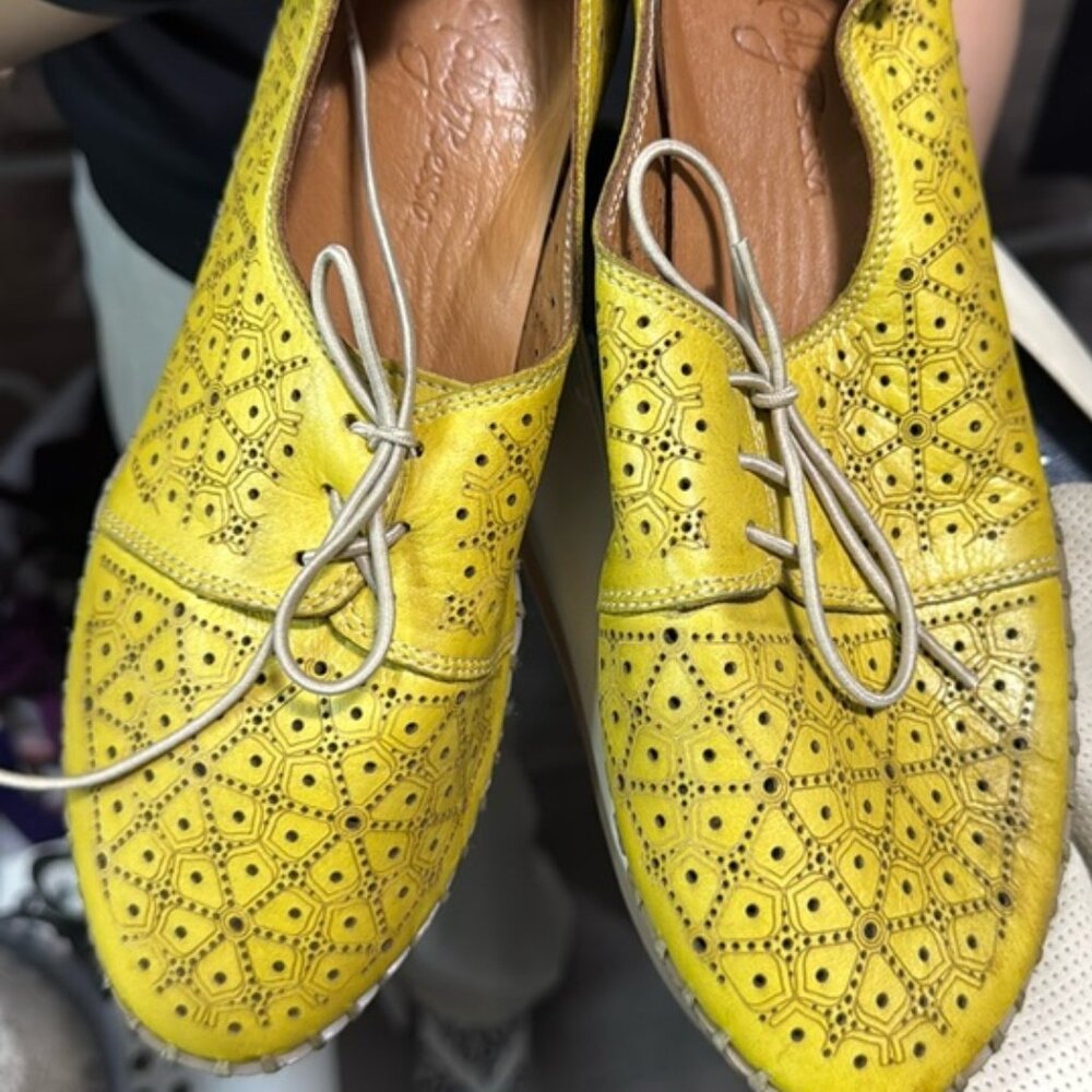 Molly Bessa Yellow Flats